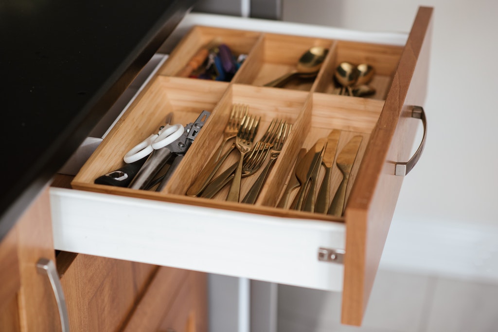 clean-kitchen-drawers